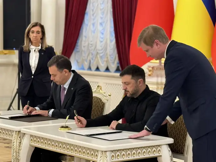 Ucrania y Portugal anuncian la fabricación conjunta de drones marítimos El presidente de Portugal veta las disposiciones de la l...