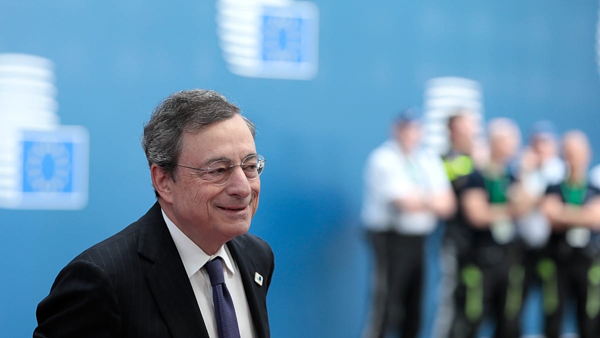 Draghi: EU must become a 'genuine federation' to avoid decline. El título no debe incluir ningún