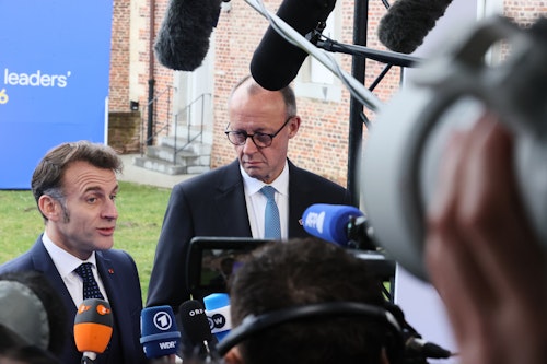 EU summit: Draghi calls for two-speed Europe to 'move faster'. El título no debe incluir ningún