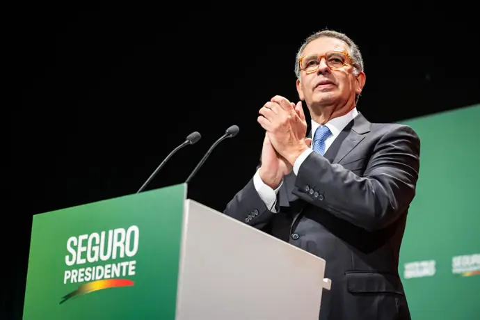 El socialista Seguro (65,77%) se impone al líder de la extrema derecha portuguesa en las presidenciales Cierran los colegios ele...