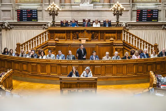 El Parlamento portugués aprueba varios proyectos de ley para recortar los derechos de las personas trans
Nextil consolida su pre...